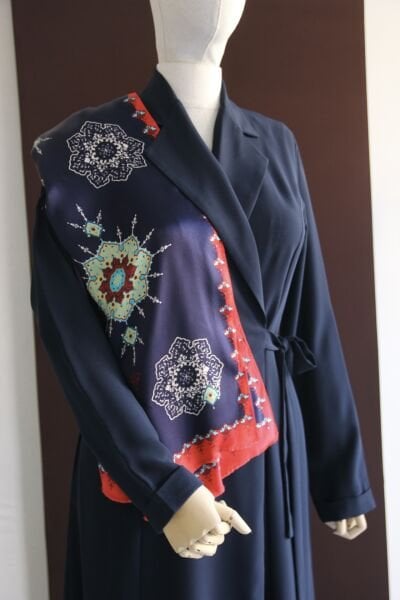 Nour yandan bağlamalı ferace