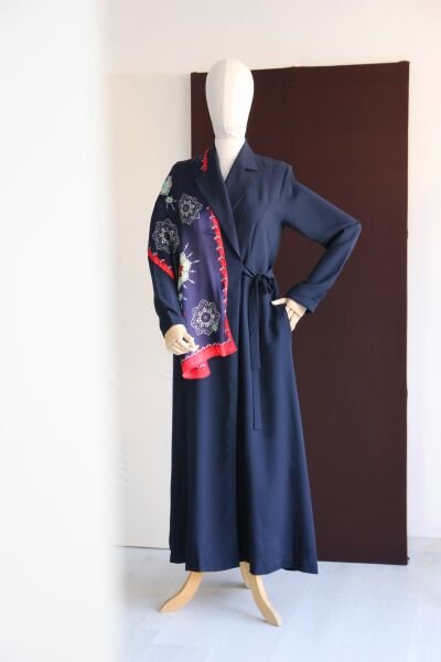 Nour yandan bağlamalı ferace