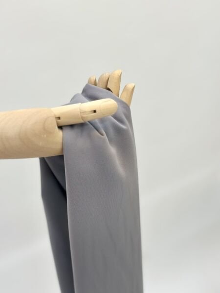 Gri medine ipeği şal